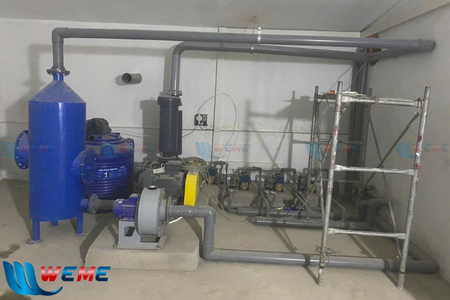 Khu vực lắp các con bơm